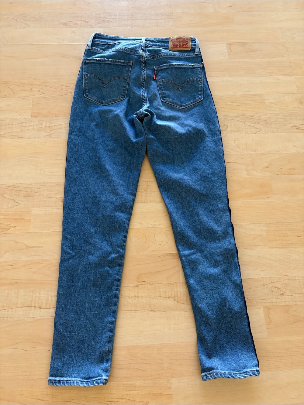 Levi’s 721 High Rise Skinny Jeans Side Logo Stripe Size 26 - Picture 3 of 9
